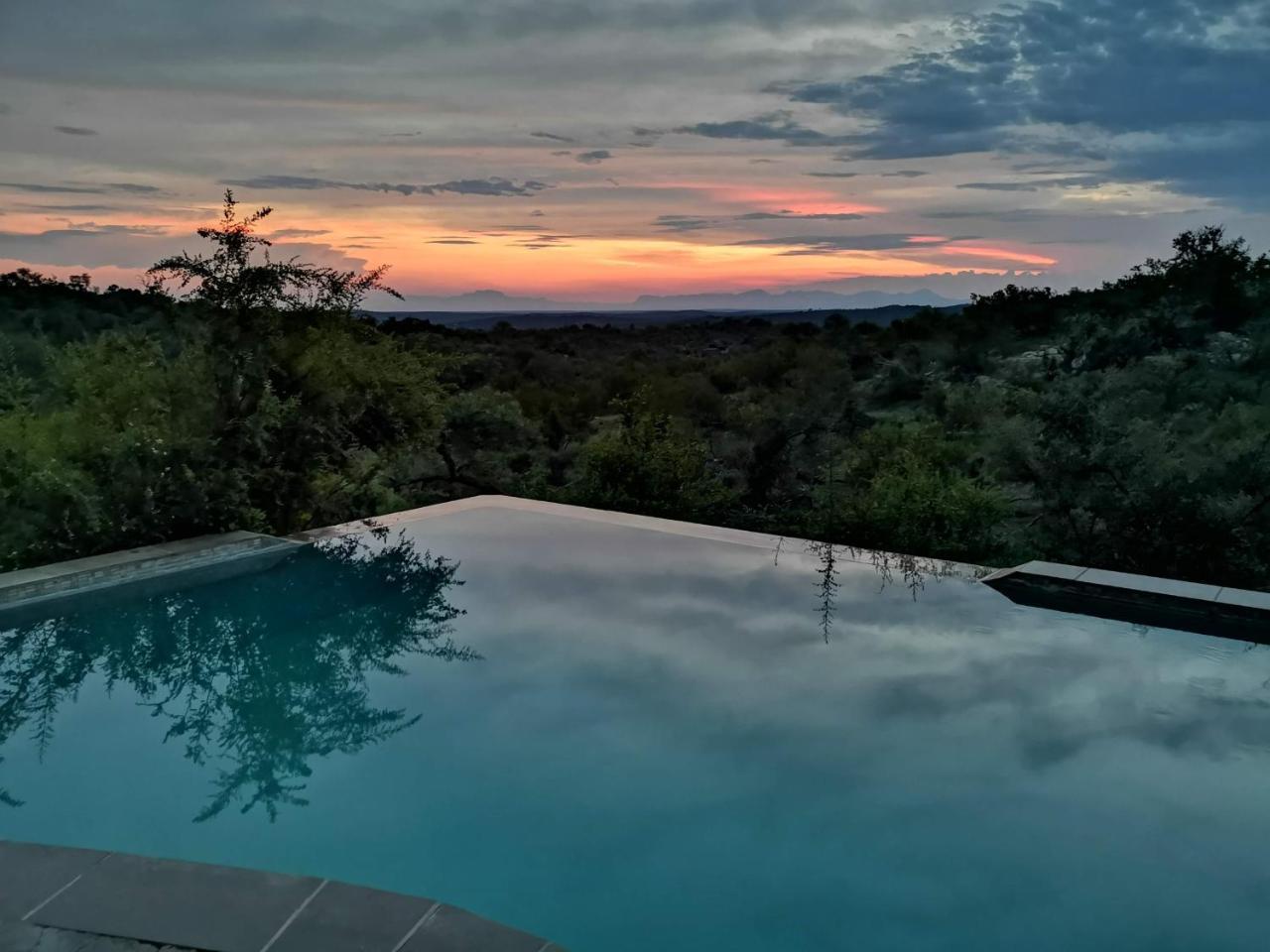 음비지 부시 로지 Grietjie Game Reserve 외부 사진